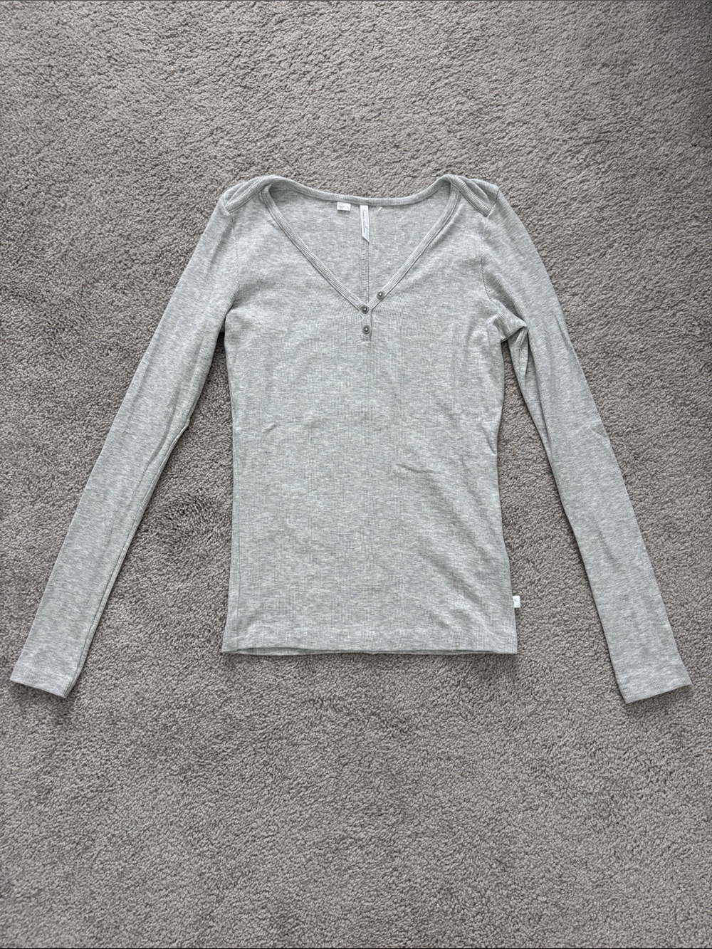 Travis Mathew Women’s Long-Sleeve V-Neck Henley Top - Light Gray